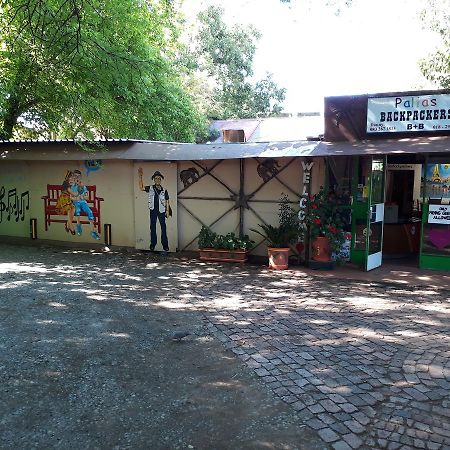 Готель Paljas Backpackers Почефструм Екстер'єр фото