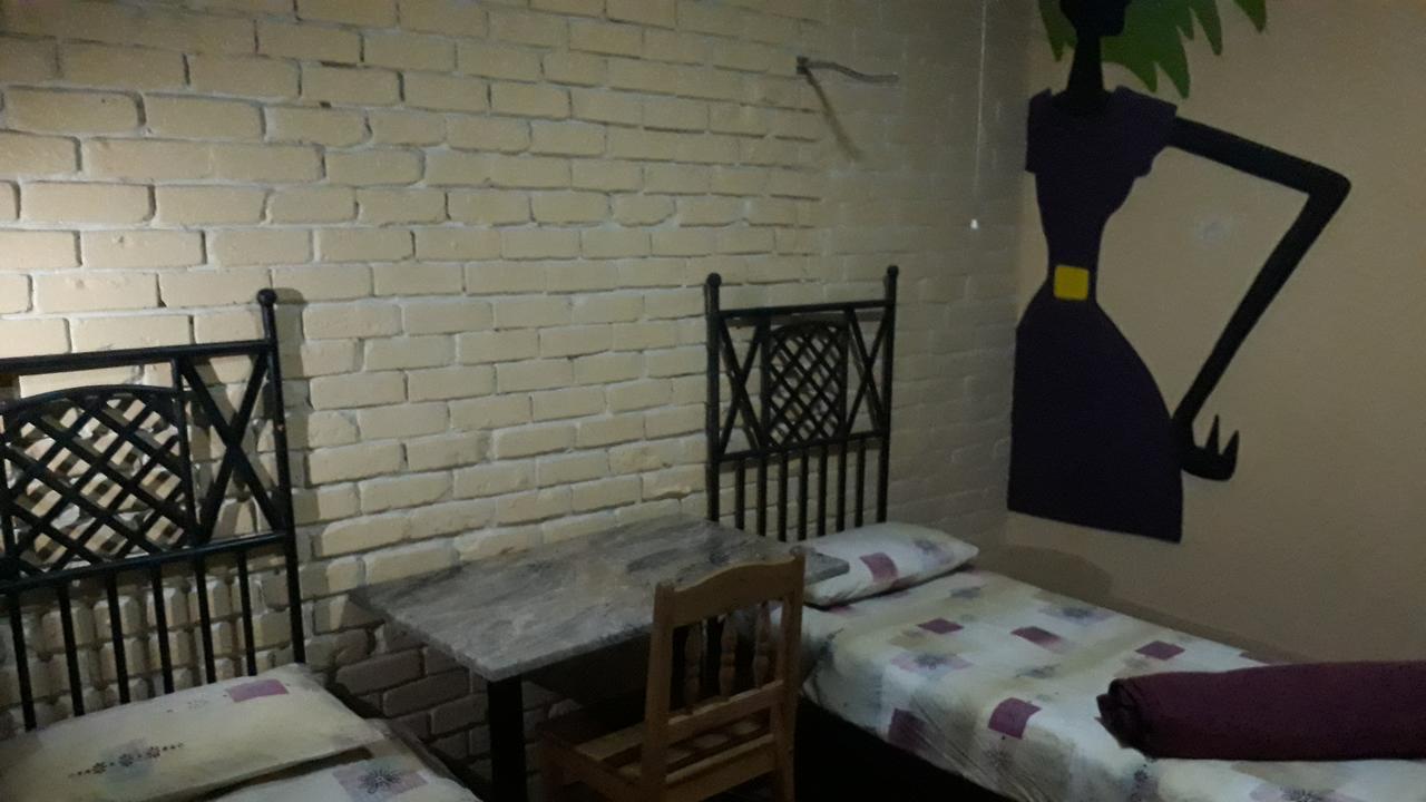 Готель Paljas Backpackers Почефструм Екстер'єр фото
