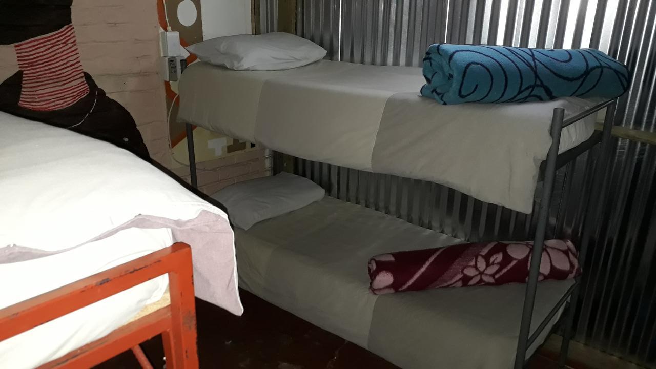 Готель Paljas Backpackers Почефструм Екстер'єр фото